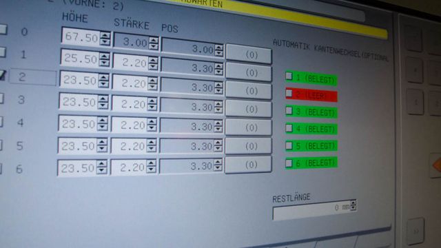 Simple handling – high flexibility with 6-fold edging feed Simple handling – high flexibility with 6-fold edging feed