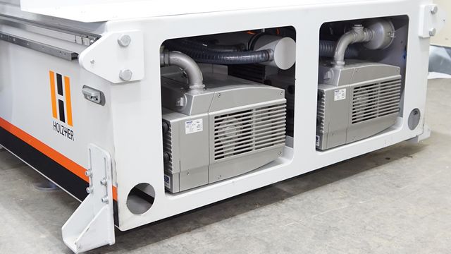 Integrated vacuum pump at DYNESTIC 7505 and 7507 The integrated vacuum pumps are extremely space-saving